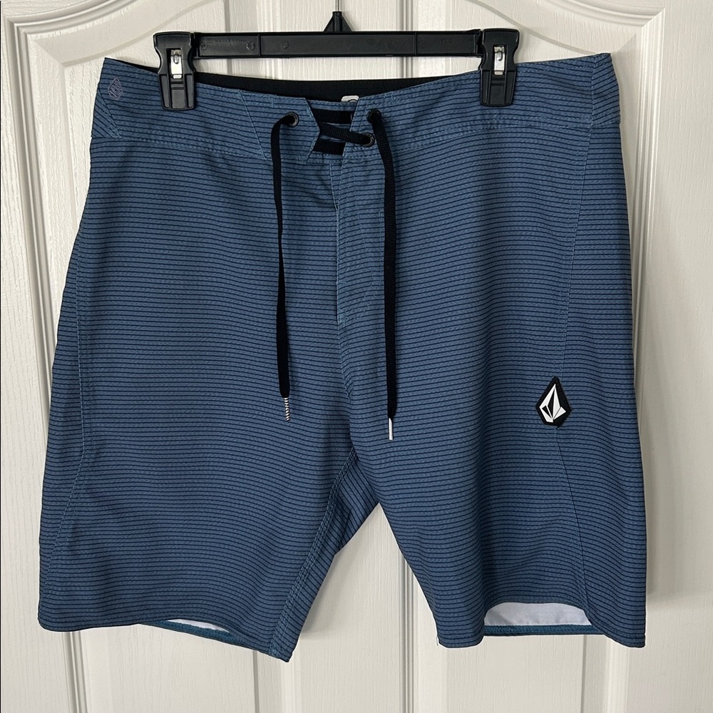 Volcom 32 Striped Blue Men's Shorts